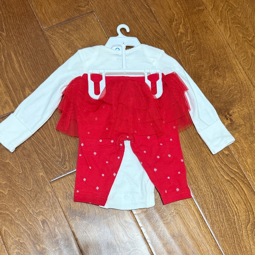 NWT Size 3M Carters Merry and Bright Red and white set - Picture 2 of 3